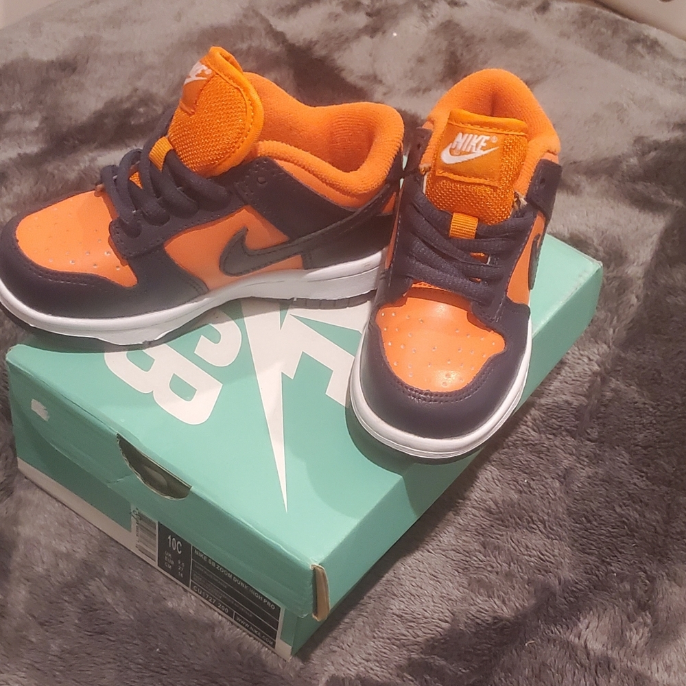 Nike dunks Offers??